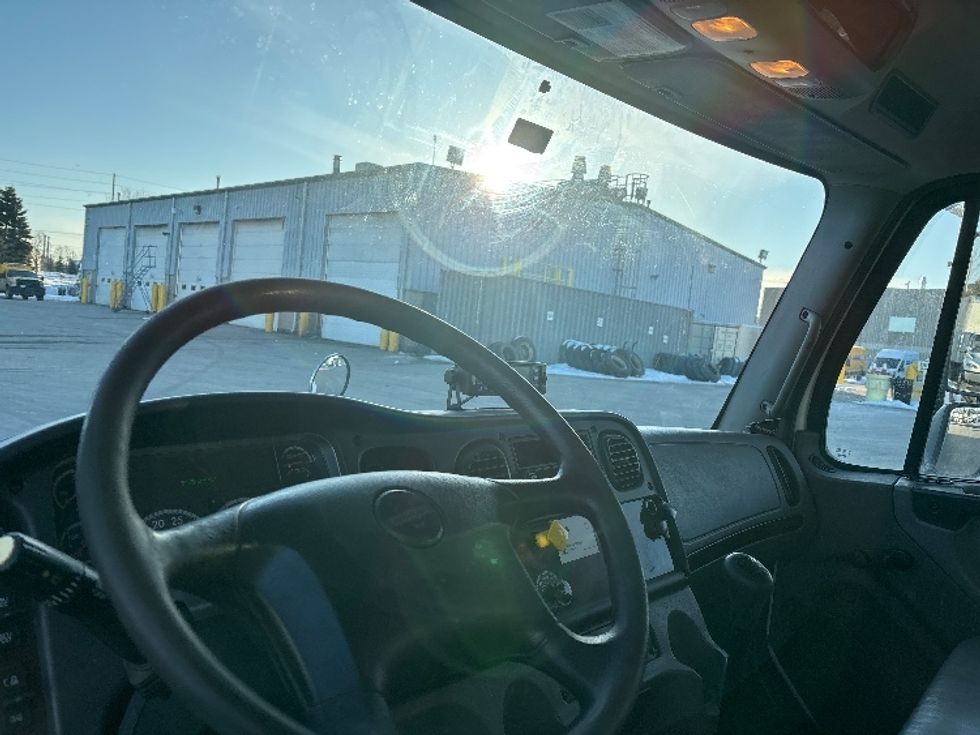 Refrigerated Truck-Light and Medium Duty Trucks-Freightliner-2019-M2-Mississauga-ON-533,088\n\t\tkm-$ 27,750 - Image 17