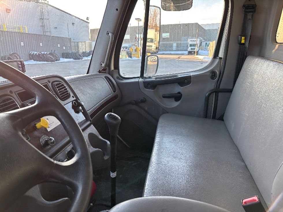 Refrigerated Truck-Light and Medium Duty Trucks-Freightliner-2019-M2-Mississauga-ON-533,088\n\t\tkm-$ 27,750 - Image 19