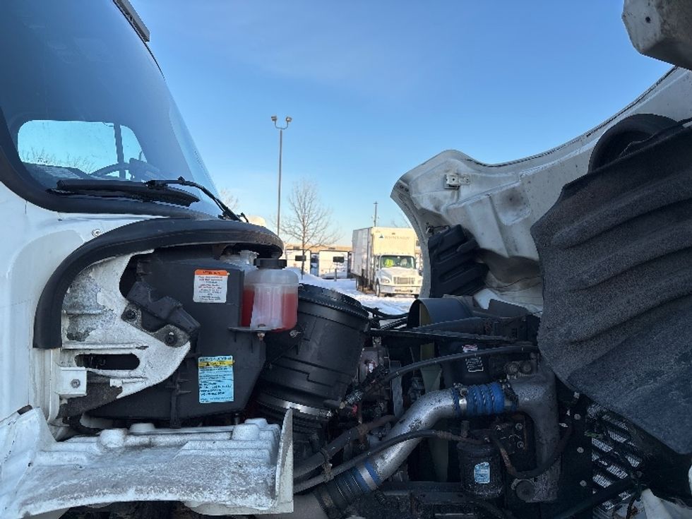 Refrigerated Truck-Light and Medium Duty Trucks-Freightliner-2019-M2-Mississauga-ON-533,088\n\t\tkm-$ 27,750 - Image 23