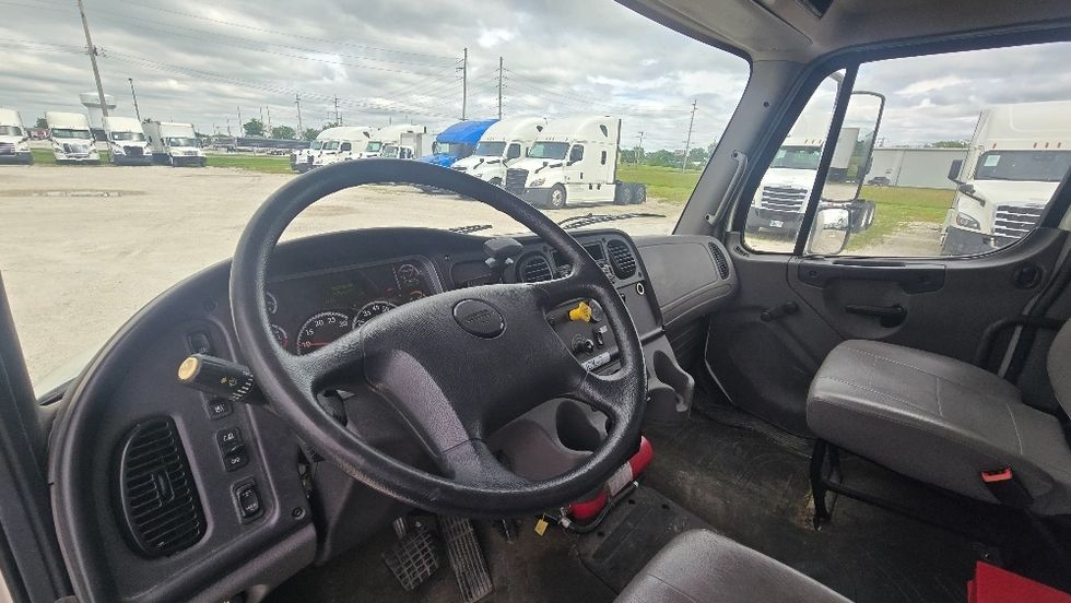 Refrigerated Truck-Light and Medium Duty Trucks-Freightliner-2019-M2-Moberly-MO-41,834\n\t\tmiles-$ 64,000 - Image 16
