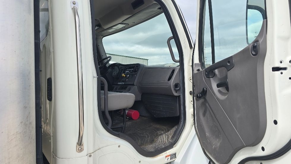Refrigerated Truck-Light and Medium Duty Trucks-Freightliner-2019-M2-Moberly-MO-41,834\n\t\tmiles-$ 64,000 - Image 19