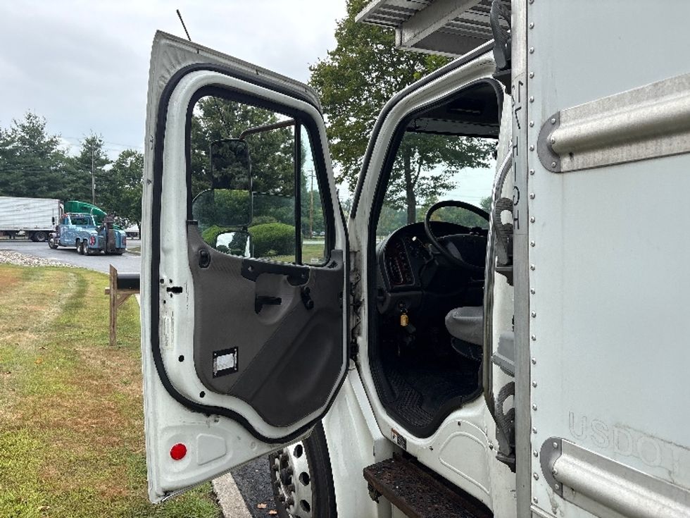 Refrigerated Truck-Light and Medium Duty Trucks-Freightliner-2019-M2-Montgomery-NY-165,450\n\t\tmiles-$ 50,500 - Image 16