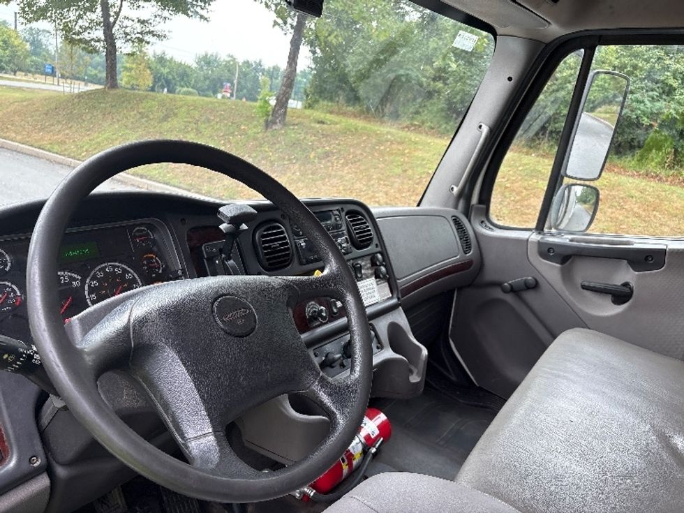 Refrigerated Truck-Light and Medium Duty Trucks-Freightliner-2019-M2-Montgomery-NY-165,450\n\t\tmiles-$ 50,500 - Image 17