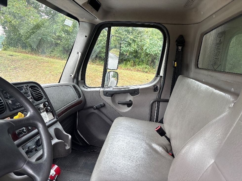 Refrigerated Truck-Light and Medium Duty Trucks-Freightliner-2019-M2-Montgomery-NY-165,450\n\t\tmiles-$ 50,500 - Image 19