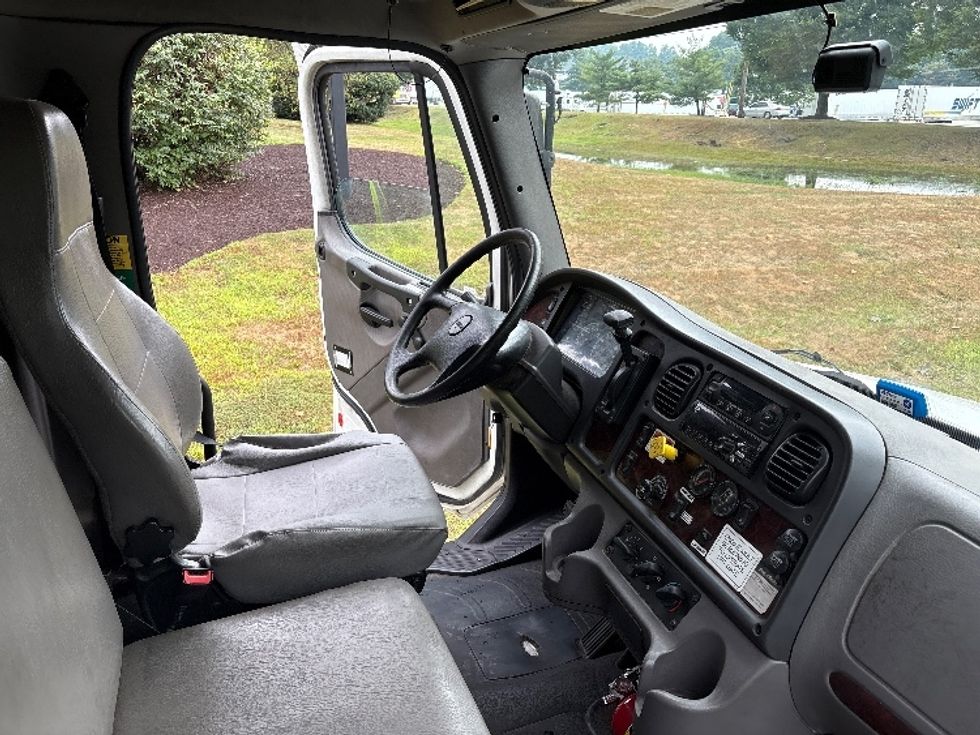 Refrigerated Truck-Light and Medium Duty Trucks-Freightliner-2019-M2-Montgomery-NY-165,450\n\t\tmiles-$ 50,500 - Image 22