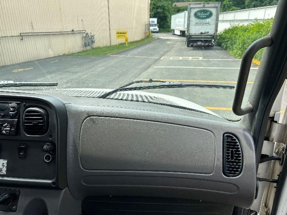 Refrigerated Truck-Light and Medium Duty Trucks-Freightliner-2019-M2-Montgomery-NY-216,117\n\t\tmiles-$ 43,000 - Image 21