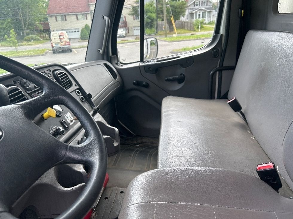 Refrigerated Truck-Light and Medium Duty Trucks-Freightliner-2019-M2-Montgomery-NY-219,710\n\t\tmiles-$ 42,500 - Image 19