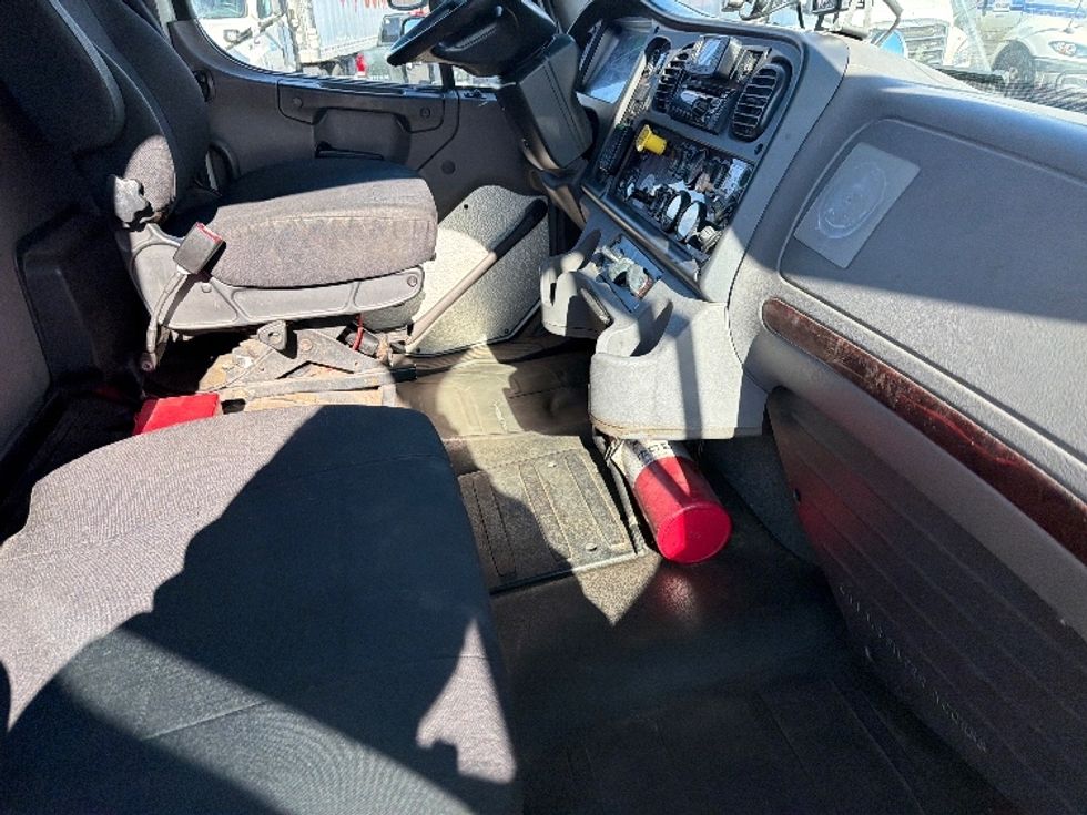 Refrigerated Truck-Light and Medium Duty Trucks-Freightliner-2019-M2-Montgomery-NY-283,847\n\t\tmiles-$ 47,000 - Image 20