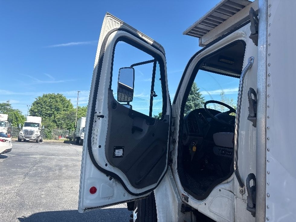 Refrigerated Truck-Light and Medium Duty Trucks-Freightliner-2019-M2-Montgomery-NY-400,564\n\t\tmiles-$ 27,250 - Image 16