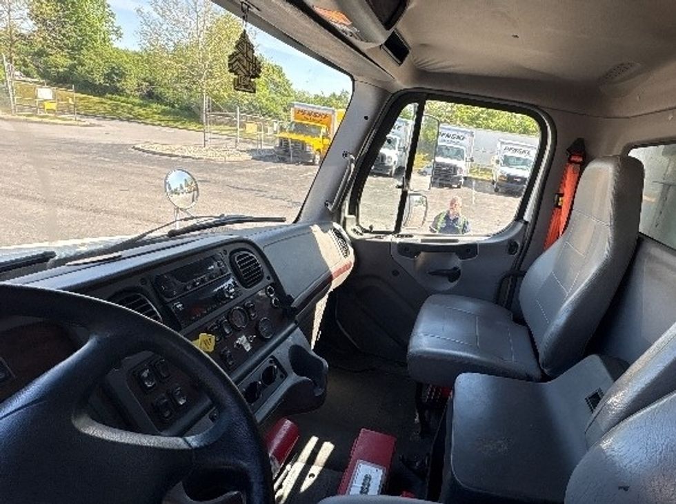 Refrigerated Truck-Light and Medium Duty Trucks-Freightliner-2019-M2-Montgomery-NY-400,564\n\t\tmiles-$ 27,250 - Image 19