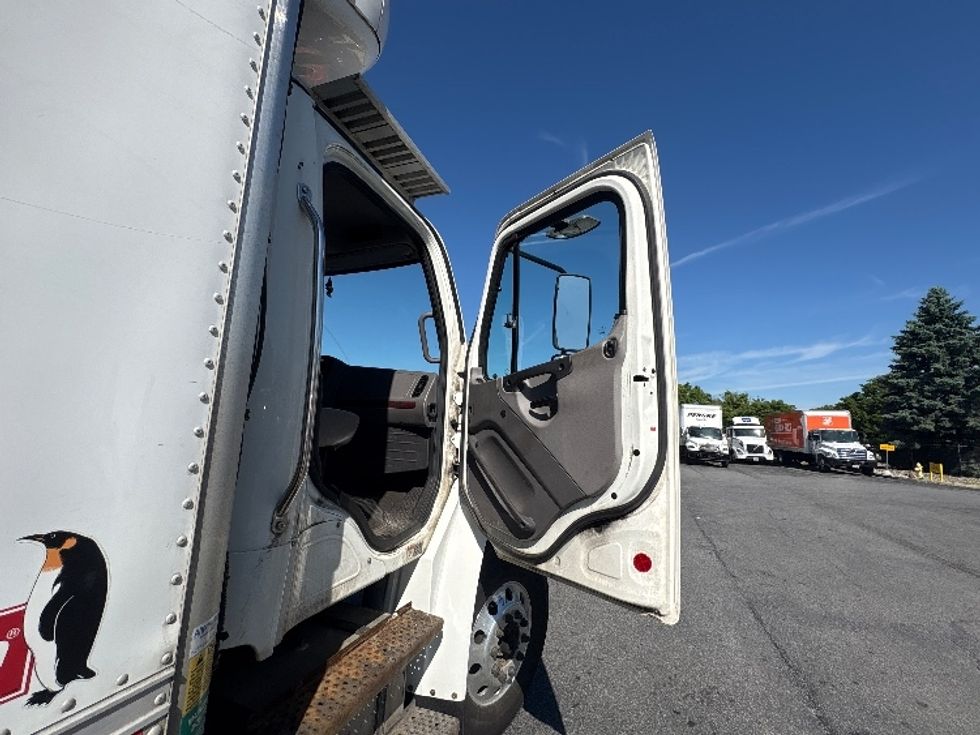 Refrigerated Truck-Light and Medium Duty Trucks-Freightliner-2019-M2-Montgomery-NY-400,564\n\t\tmiles-$ 27,250 - Image 20