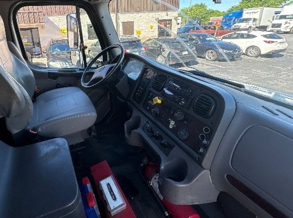 Refrigerated Truck-Light and Medium Duty Trucks-Freightliner-2019-M2-Montgomery-NY-400,564\n\t\tmiles-$ 27,250 - Image 22