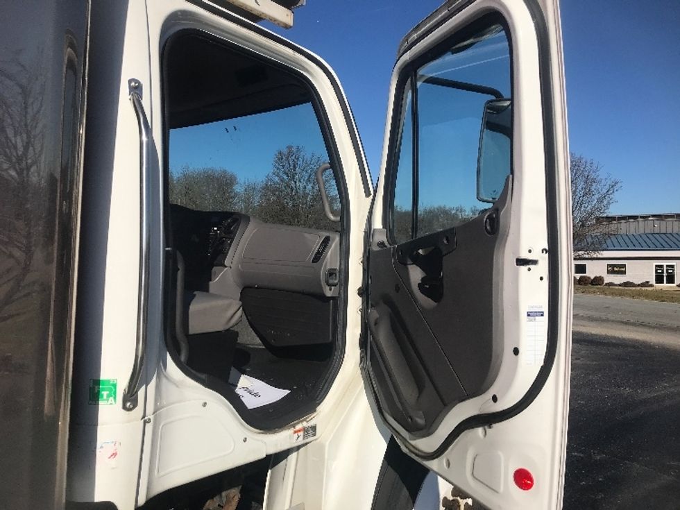 Refrigerated Truck-Light and Medium Duty Trucks-Freightliner-2019-M2-Mount Pleasant-PA-195,692\n\t\tmiles-$ 49,750 - Image 20
