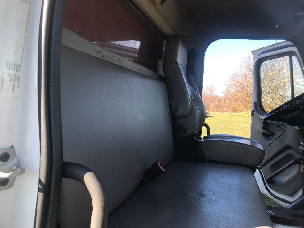 Refrigerated Truck-Light and Medium Duty Trucks-Freightliner-2019-M2-Mount Pleasant-PA-195,692\n\t\tmiles-$ 49,750 - Image 22