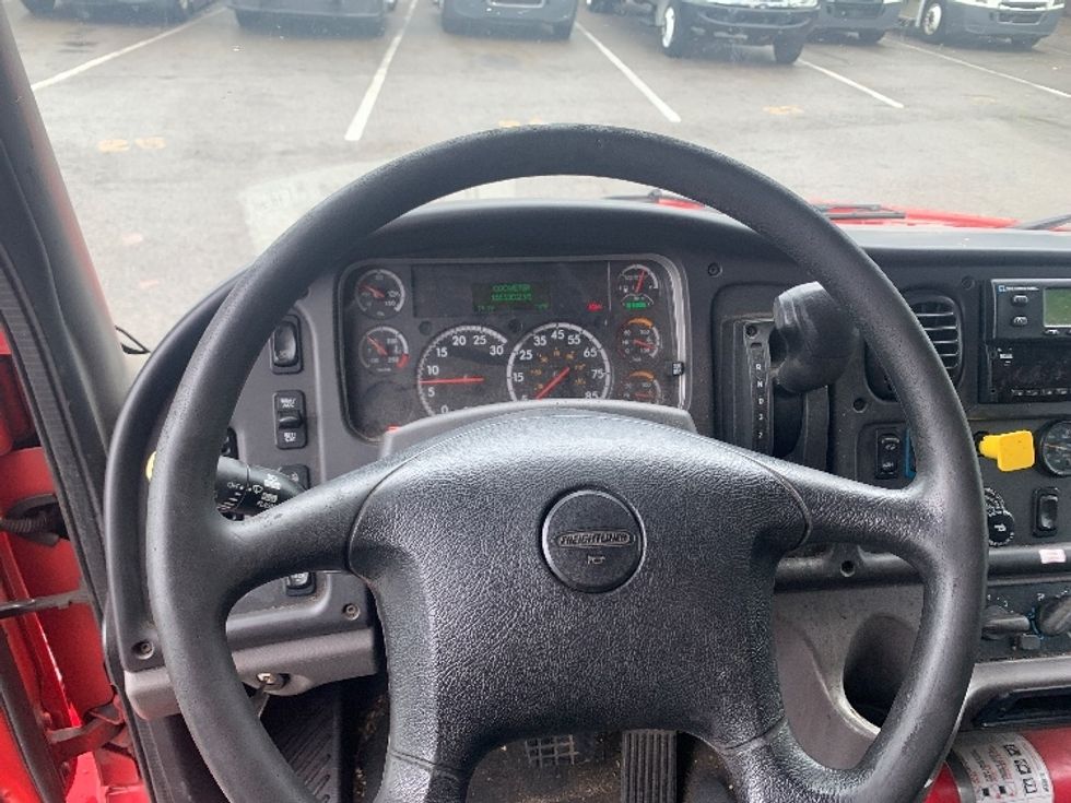 Refrigerated Truck-Light and Medium Duty Trucks-Freightliner-2019-M2-Nashville (Mount Juliet)-TN-166,130\n\t\tmiles-$ 51,250 - Image 18