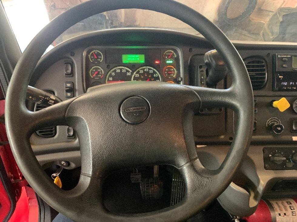 Refrigerated Truck-Light and Medium Duty Trucks-Freightliner-2019-M2-Nashville (Mount Juliet)-TN-166,130\n\t\tmiles-$ 51,250 - Image 17