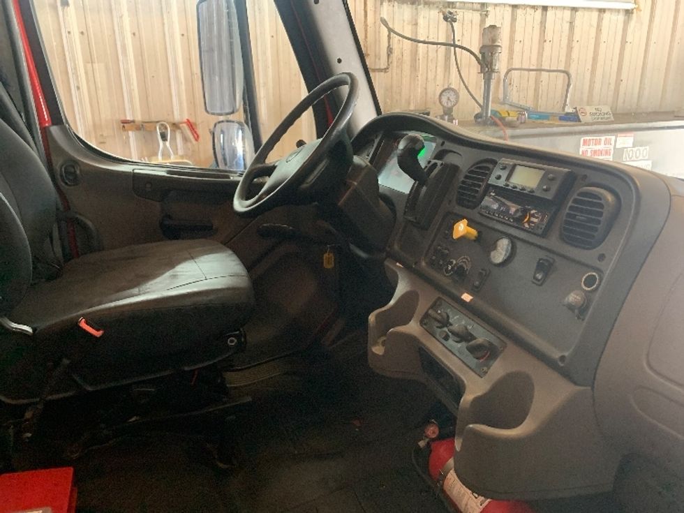 Refrigerated Truck-Light and Medium Duty Trucks-Freightliner-2019-M2-Nashville (Mount Juliet)-TN-166,130\n\t\tmiles-$ 51,250 - Image 22
