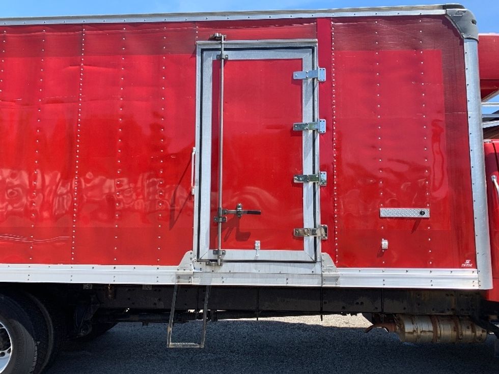 Refrigerated Truck-Light and Medium Duty Trucks-Freightliner-2019-M2-Nashville (Mount Juliet)-TN-166,130\n\t\tmiles-$ 51,250 - Image 26