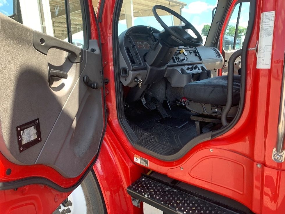 Refrigerated Truck-Light and Medium Duty Trucks-Freightliner-2019-M2-Nashville (Mount Juliet)-TN-191,962\n\t\tmiles-$ 49,250 - Image 16