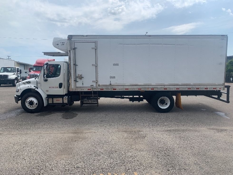 Refrigerated Truck-Light and Medium Duty Trucks-Freightliner-2019-M2-Nashville (Mount Juliet)-TN-311,321\n\t\tmiles-$ 29,750 - Image 4