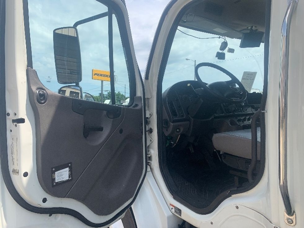 Refrigerated Truck-Light and Medium Duty Trucks-Freightliner-2019-M2-Nashville (Mount Juliet)-TN-311,321\n\t\tmiles-$ 29,750 - Image 16