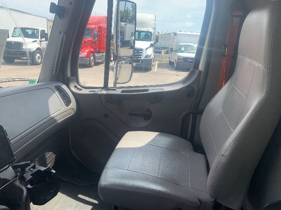 Refrigerated Truck-Light and Medium Duty Trucks-Freightliner-2019-M2-Nashville (Mount Juliet)-TN-311,321\n\t\tmiles-$ 29,750 - Image 19