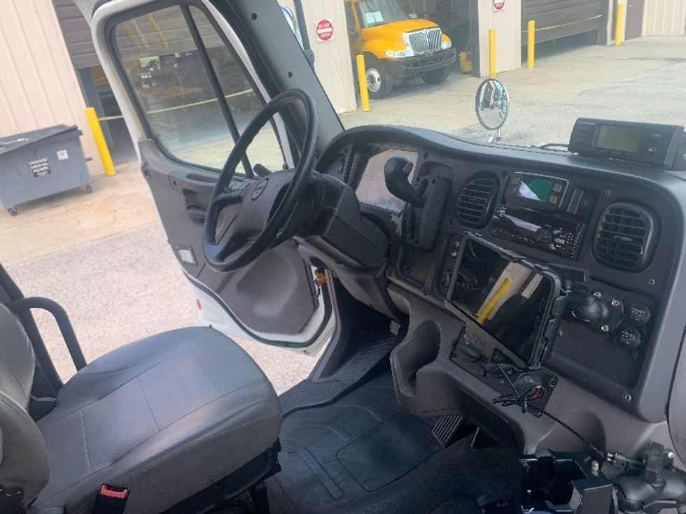 Refrigerated Truck-Light and Medium Duty Trucks-Freightliner-2019-M2-Nashville (Mount Juliet)-TN-311,321\n\t\tmiles-$ 29,750 - Image 22