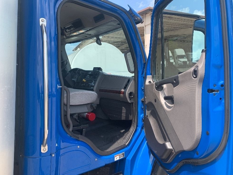 Refrigerated Truck-Light and Medium Duty Trucks-Freightliner-2019-M2-Nashville-TN-211,670\n\t\tmiles-$ 58,000 - Image 19