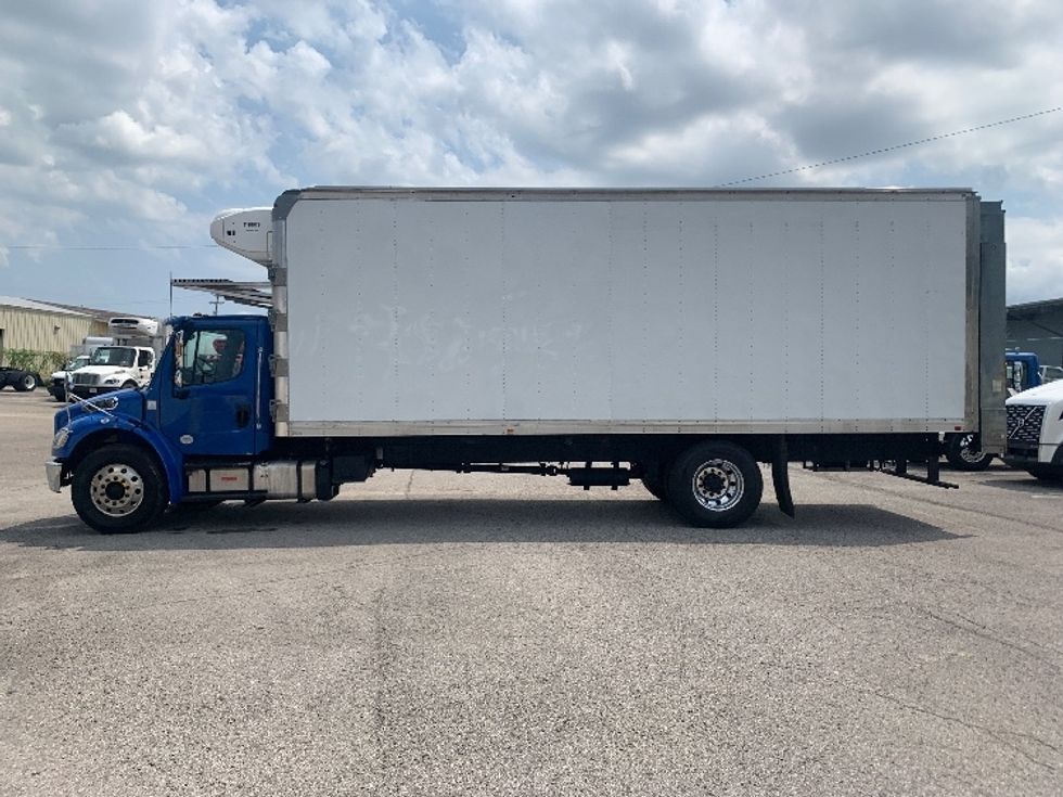 Refrigerated Truck-Light and Medium Duty Trucks-Freightliner-2019-M2-Nashville-TN-211,670\n\t\tmiles-$ 58,000 - Image 4