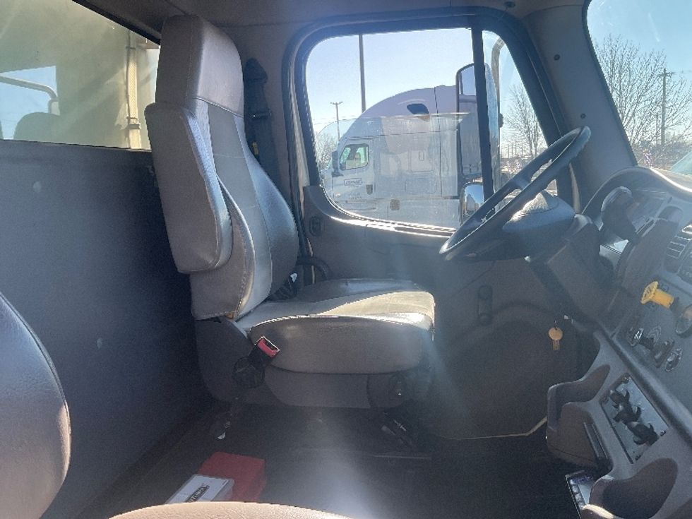 Refrigerated Truck-Light and Medium Duty Trucks-Freightliner-2019-M2-Neenah-WI-219,826\n\t\tmiles-$ 52,000 - Image 22