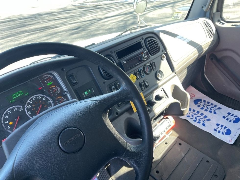 Refrigerated Truck-Light and Medium Duty Trucks-Freightliner-2019-M2-New Bedford-MA-191,152\n\t\tmiles-$ 69,000 - Image 17