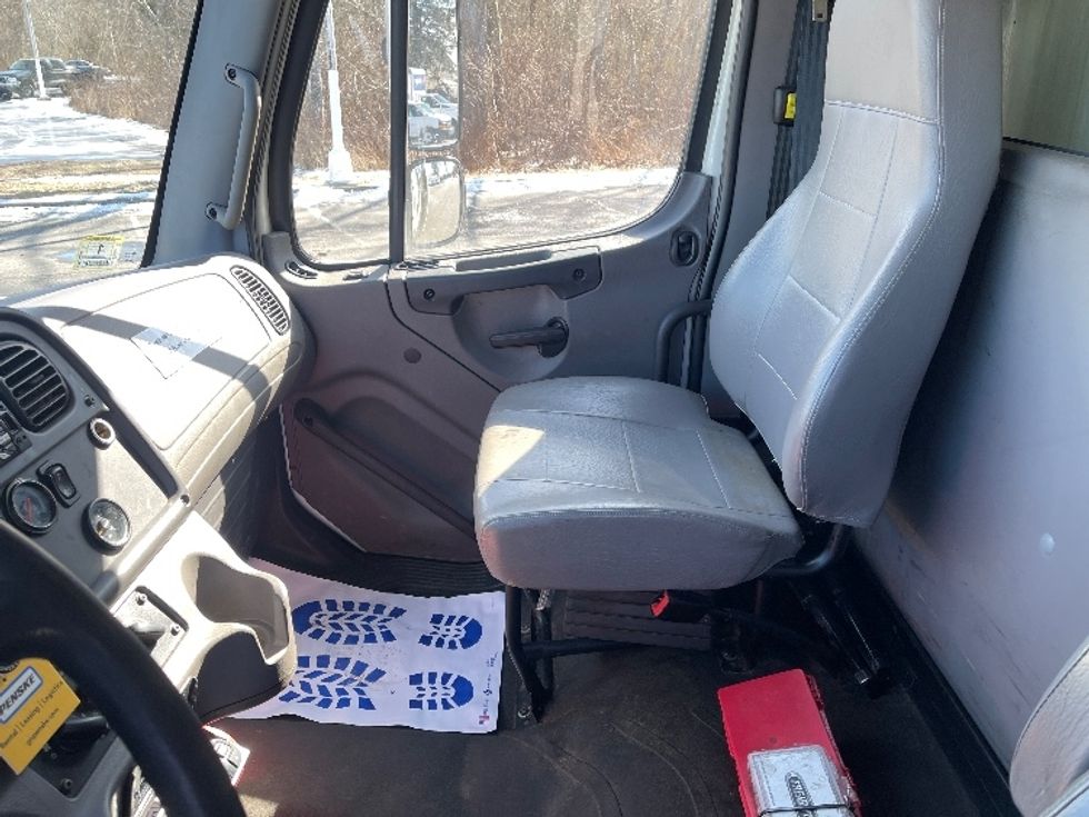 Refrigerated Truck-Light and Medium Duty Trucks-Freightliner-2019-M2-New Bedford-MA-191,152\n\t\tmiles-$ 69,000 - Image 18