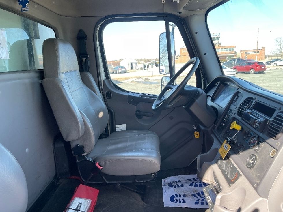 Refrigerated Truck-Light and Medium Duty Trucks-Freightliner-2019-M2-New Bedford-MA-191,152\n\t\tmiles-$ 69,000 - Image 21