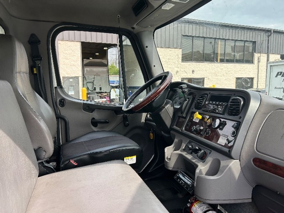 Refrigerated Truck-Light and Medium Duty Trucks-Freightliner-2019-M2-North Bergen-NJ-248,494\n\t\tmiles-$ 51,750 - Image 22