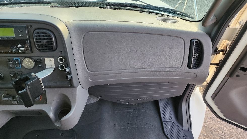 Refrigerated Truck-Light and Medium Duty Trucks-Freightliner-2019-M2-Ocala-FL-119,693\n\t\tmiles-$ 50,500 - Image 21