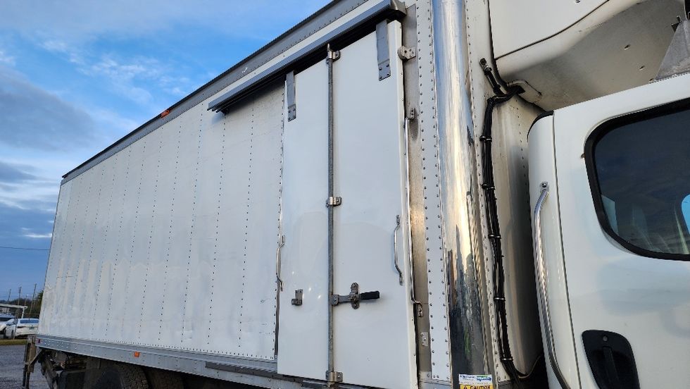 Refrigerated Truck-Light and Medium Duty Trucks-Freightliner-2019-M2-Ocala-FL-119,693\n\t\tmiles-$ 50,500 - Image 26