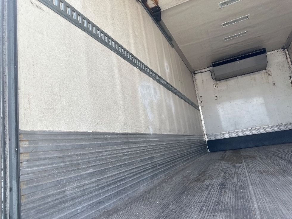 Refrigerated Truck-Light and Medium Duty Trucks-Freightliner-2019-M2-Ocala-FL-256,317\n\t\tmiles-$ 41,500 - Image 11