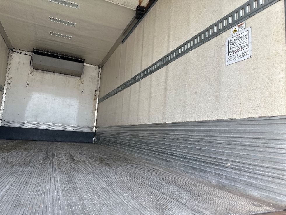 Refrigerated Truck-Light and Medium Duty Trucks-Freightliner-2019-M2-Ocala-FL-256,317\n\t\tmiles-$ 41,500 - Image 12