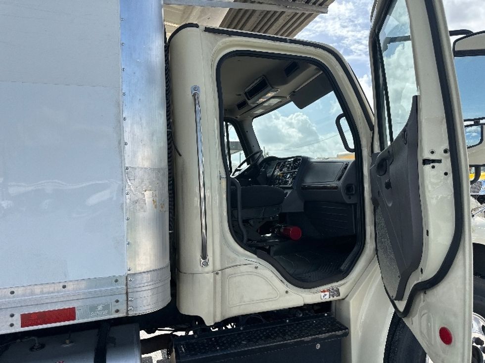 Refrigerated Truck-Light and Medium Duty Trucks-Freightliner-2019-M2-Ocala-FL-256,317\n\t\tmiles-$ 41,500 - Image 20