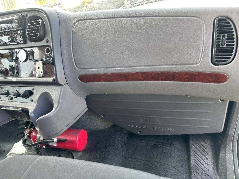 Refrigerated Truck-Light and Medium Duty Trucks-Freightliner-2019-M2-Ocala-FL-256,317\n\t\tmiles-$ 41,500 - Image 21