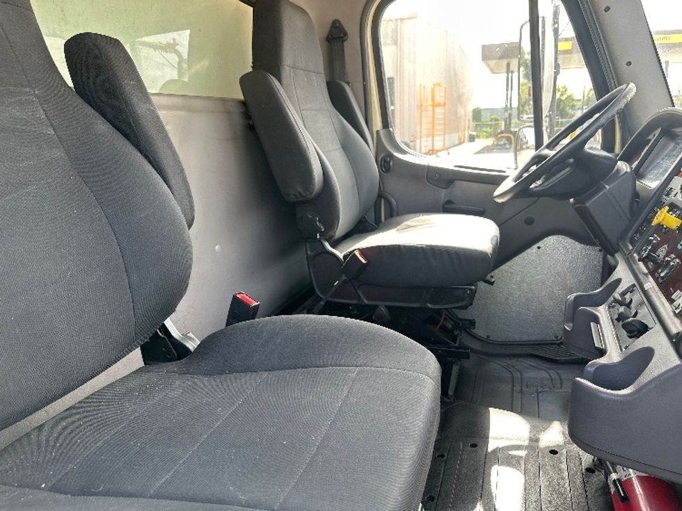 Refrigerated Truck-Light and Medium Duty Trucks-Freightliner-2019-M2-Ocala-FL-256,317\n\t\tmiles-$ 41,500 - Image 22