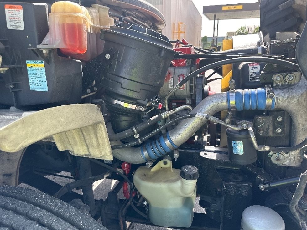 Refrigerated Truck-Light and Medium Duty Trucks-Freightliner-2019-M2-Ocala-FL-256,317\n\t\tmiles-$ 41,500 - Image 23