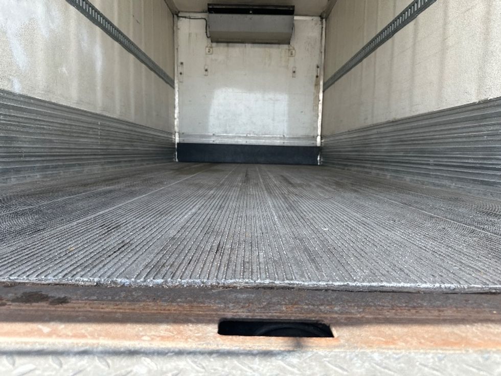 Refrigerated Truck-Light and Medium Duty Trucks-Freightliner-2019-M2-Ocala-FL-256,317\n\t\tmiles-$ 41,500 - Image 7