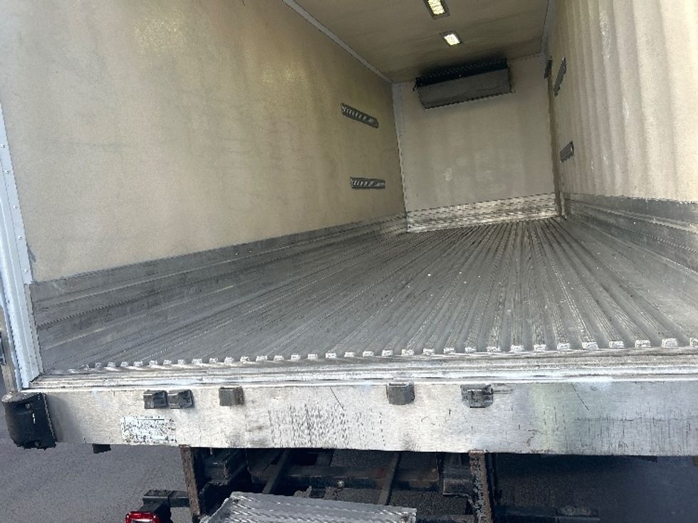 Refrigerated Truck-Light and Medium Duty Trucks-Freightliner-2019-M2-Ocala-FL-267,434\n\t\tmiles-$ 29,750 - Image 10