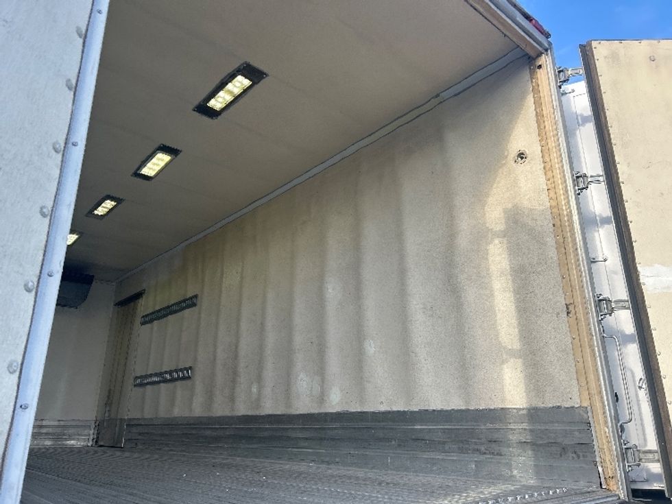 Refrigerated Truck-Light and Medium Duty Trucks-Freightliner-2019-M2-Ocala-FL-267,434\n\t\tmiles-$ 29,750 - Image 12