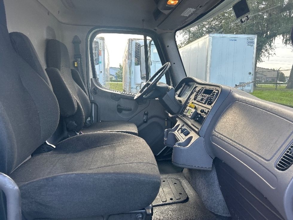 Refrigerated Truck-Light and Medium Duty Trucks-Freightliner-2019-M2-Ocala-FL-267,434\n\t\tmiles-$ 29,750 - Image 21