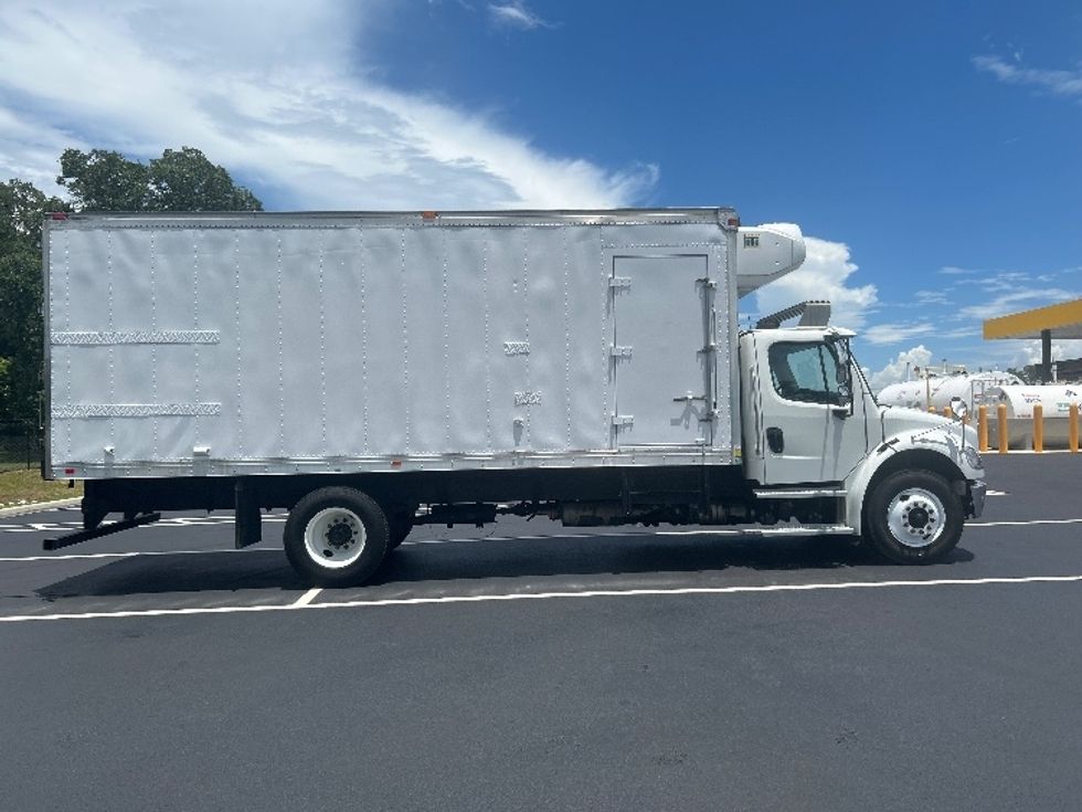 Refrigerated Truck-Light and Medium Duty Trucks-Freightliner-2019-M2-Ocala-FL-267,775\n\t\tmiles-$ 36,000 - Image 15