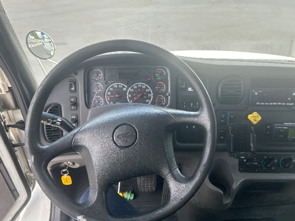 Refrigerated Truck-Light and Medium Duty Trucks-Freightliner-2019-M2-Ocala-FL-267,775\n\t\tmiles-$ 36,000 - Image 18