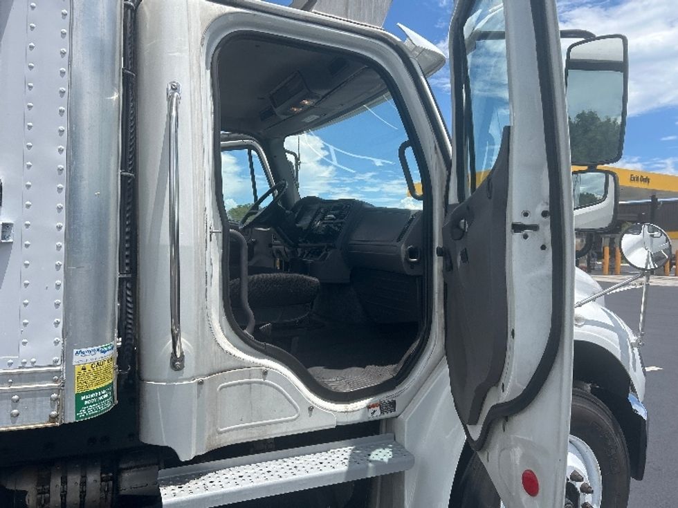 Refrigerated Truck-Light and Medium Duty Trucks-Freightliner-2019-M2-Ocala-FL-267,775\n\t\tmiles-$ 36,000 - Image 20