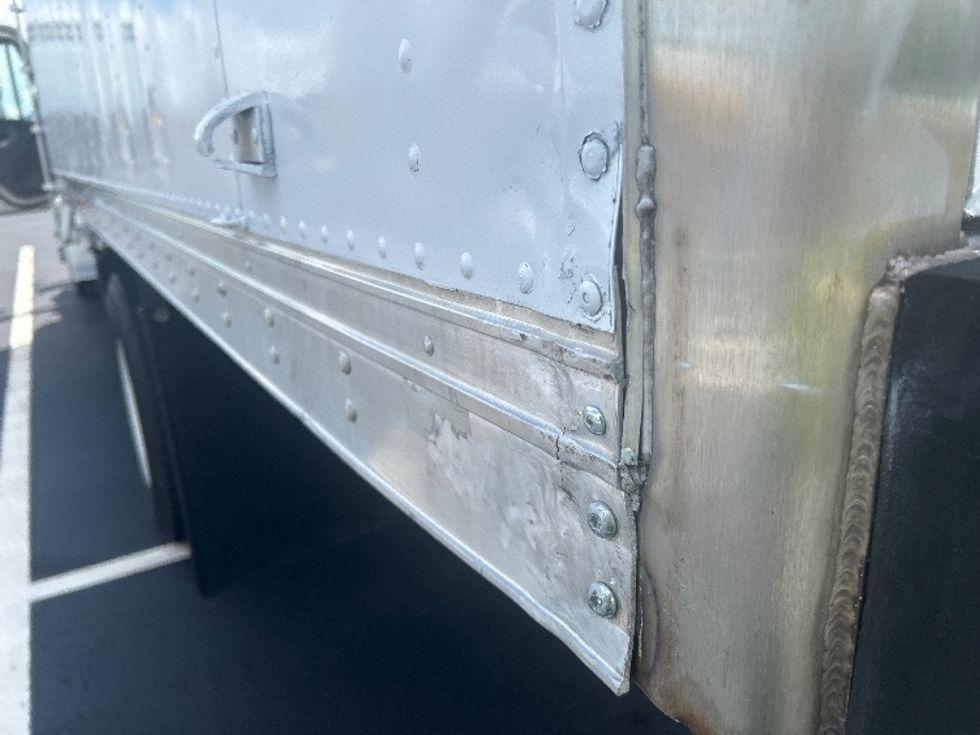 Refrigerated Truck-Light and Medium Duty Trucks-Freightliner-2019-M2-Ocala-FL-267,775\n\t\tmiles-$ 36,000 - Image 25